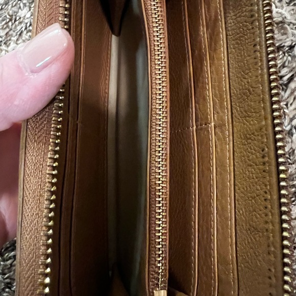 Tory Burch wallet - Picture 3 of 5